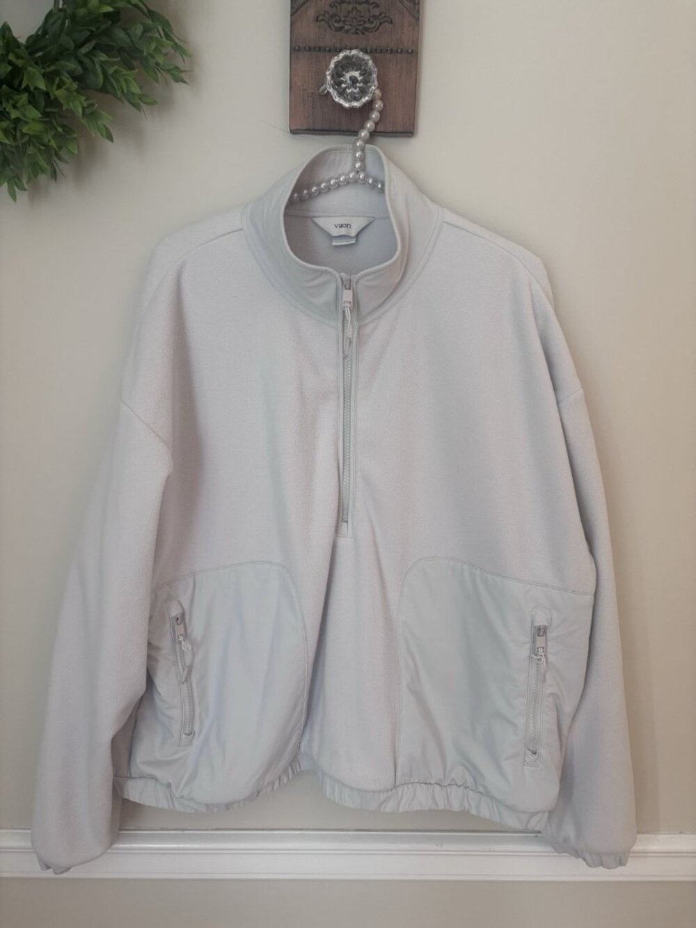 Vuori Womens Size XL Aspen Half Zip Fleece Sweatshirt Light Gray Relaxed Fit